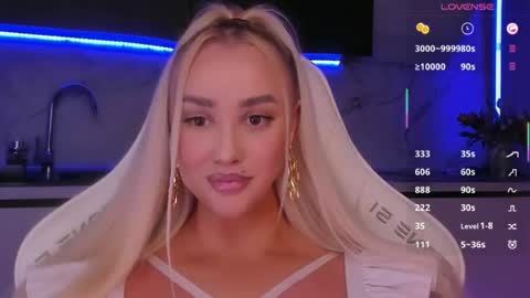 Snapshot of blond_diamond chatting on 06/16/26, 09:01 Lana online show from 06/16/26, 09:01
