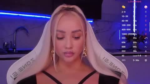 Snapshot of blond_diamond chatting on 06/27/26, 06:46 Lana online show from 06/27/26, 06:46