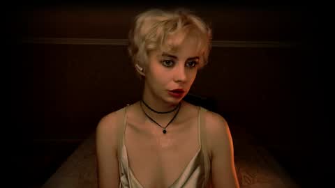 blond_ice_ann online show from 05/10/26, 07:02
