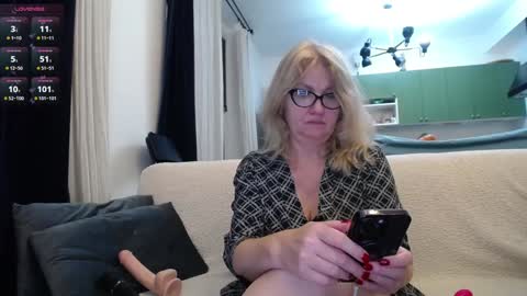 Snapshot of blond_woman chatting on 01/26/25, 09:07 Karina online show from 01/26/25, 09:07