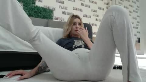 blonddaiana23 online show from 02/15/25, 05:09