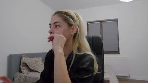 Snapshot of blonde4pasion chatting on 12/06/24, 05:42 blonde4pasion online show from 12/06/24, 05:42