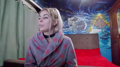 Snapshot of blonde4pasion chatting on 01/14/25, 08:15 blonde4pasion online show from 01/14/25, 08:15