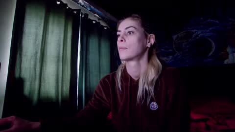 Snapshot of blonde4pasion chatting on 03/03/25, 09:33 blonde4pasion online show from 03/03/25, 09:33