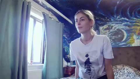 Snapshot of blonde4pasion chatting on 10/20/25, 10:49 blonde4pasion online show from 10/20/25, 10:49