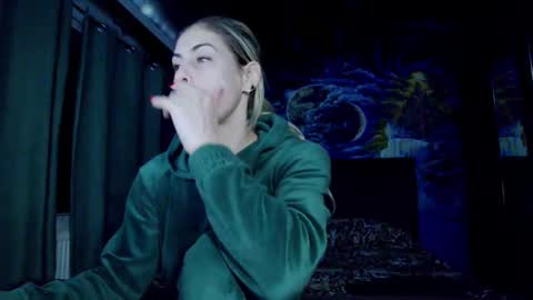 Snapshot of blonde4pasion chatting on 11/02/25, 05:26 blonde4pasion online show from 11/02/25, 05:26