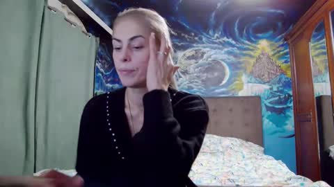 Snapshot of blonde4pasion chatting on 11/14/25, 05:00 blonde4pasion online show from 11/14/25, 05:00