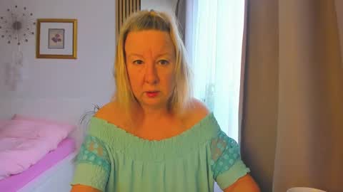 Nicole online show from 01/05/25, 09:15