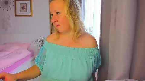 Nicole online show from 01/10/25, 09:23