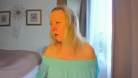 Nicole online show from 01/27/25, 09:44