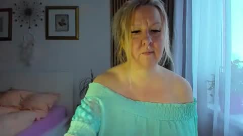 Nicole online show from 02/12/26, 05:46