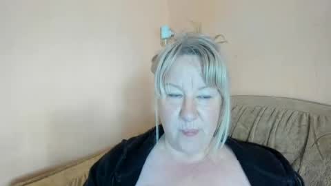 Snapshot of blonde_angel20 chatting on 07/01/26, 03:52 Nicole online show from 07/01/26, 03:52