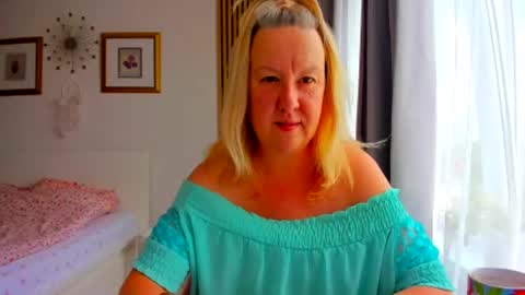 Snapshot of blonde_angel20 chatting on 07/05/26, 03:19 Nicole online show from 07/05/26, 03:19