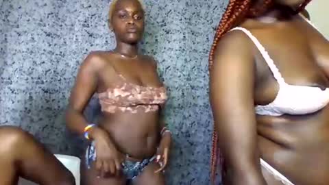 blonde_barby online show from 10/16/25, 06:31