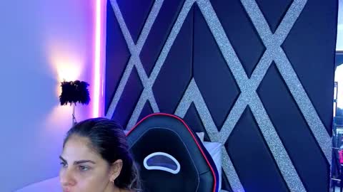 alejandra online show from 10/20/25, 08:53