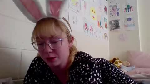 Katie online show from 04/05/26, 08:28