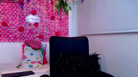 blonde_squirt_ online show from 01/21/25, 02:00