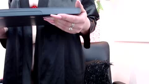 blonde_squirt_ online show from 02/02/25, 07:30