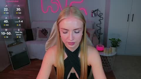 Nessa online show from 05/25/26, 10:43