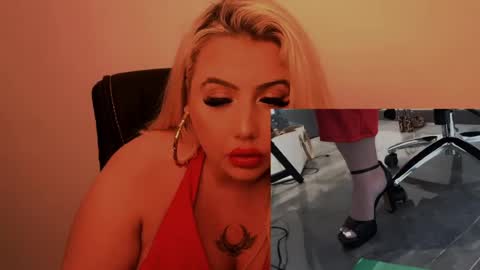 Snapshot of blondedolltia chatting on 07/09/26, 06:28 blondedolltia online show from 07/09/26, 06:28