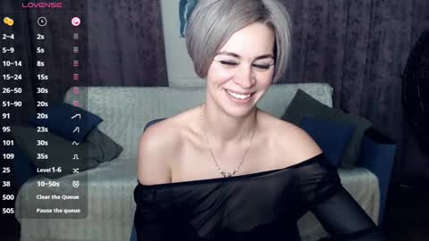 Snapshot of blondemommy_77 chatting on 12/14/24, 10:50 Lola online show from 12/14/24, 10:50