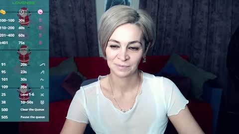 Snapshot of blondemommy_77 chatting on 12/30/24, 12:00 Lola online show from 12/30/24, 12:00