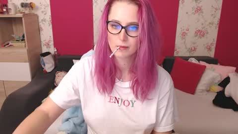 Snapshot of blondenatasha chatting on 02/21/25, 07:54 Natasha online show from 02/21/25, 07:54