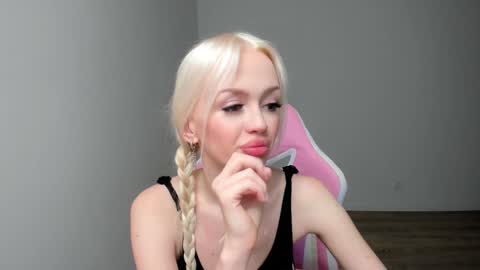 Elisa online show from 12/04/24, 12:52