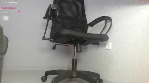 Im Di. I smell naked even when Im dressed. online show from 03/04/25, 12:33