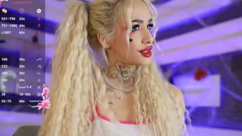 blondie_muller online show from 10/31/25, 09:27