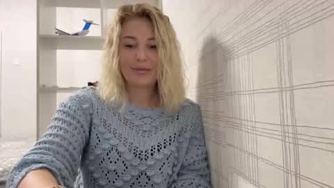 blondie_xoxoxo online show from 09/17/25, 09:22