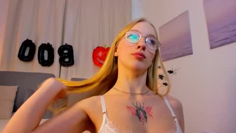 Eva online show from 10/21/25, 02:07