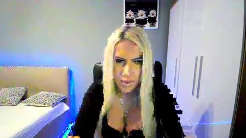BlondLeyla online show from 11/06/25, 02:18