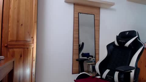 blondyelena online show from 02/19/25, 08:22