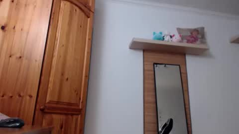 blondyelena online show from 12/19/25, 05:47