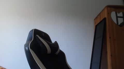 Snapshot of blondyelena chatting on 05/21/26, 05:58 blondyelena online show from 05/21/26, 05:58