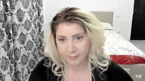 Snapshot of blondysarah chatting on 02/20/26, 11:49 blondysarah online show from 02/20/26, 11:49