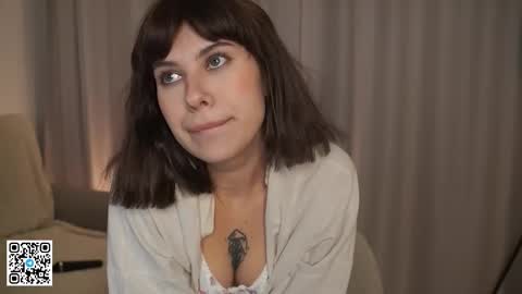 Snapshot of bloominghaze chatting on 09/11/25, 06:08 Juli online show from 09/11/25, 06:08