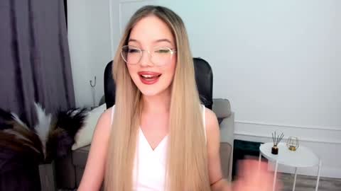 Sophia online show from 01/19/25, 08:09