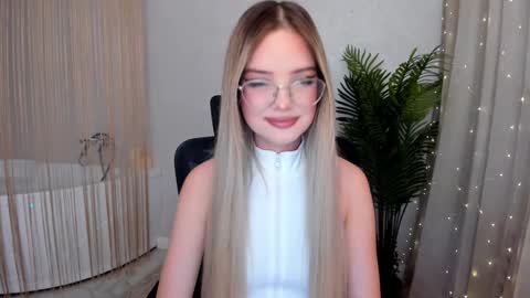 Sophia online show from 01/22/25, 07:45