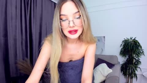 Sophia online show from 02/13/25, 02:42