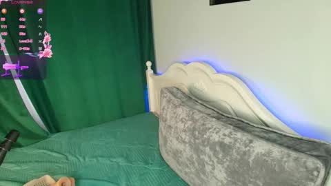 Welcome guysMy name KatePVT its Open online show from 09/30/25, 06:51