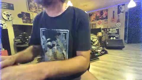 blue73524833 online show from 04/15/26, 12:17