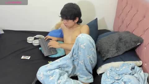 Blue online show from 03/06/25, 05:35