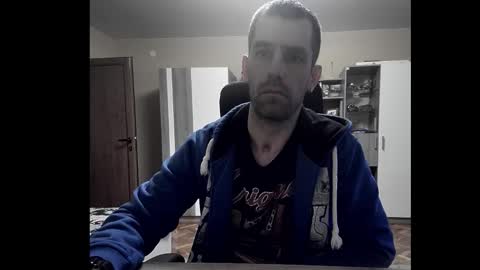 Snapshot of blue_eyed_wolf chatting on 01/12/26, 03:06 Runaway online show from 01/12/26, 03:06