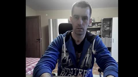 Snapshot of blue_eyed_wolf chatting on 02/05/26, 02:54 Runaway online show from 02/05/26, 02:54