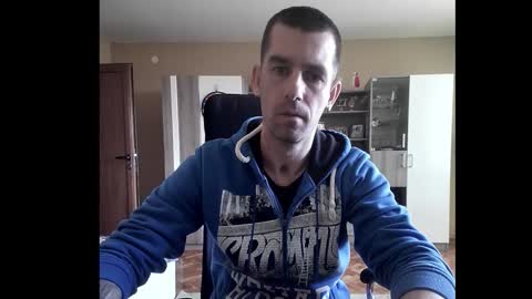 Snapshot of blue_eyed_wolf chatting on 03/06/26, 01:18 Runaway online show from 03/06/26, 01:18
