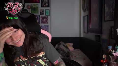 Blue online show from 11/22/25, 01:04