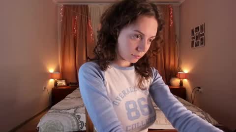Snapshot of blueberrynight chatting on 02/01/25, 02:13 Elisa online show from 02/01/25, 02:13
