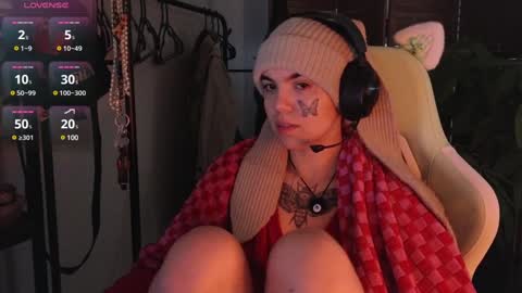 Snapshot of bluedweeb chatting on 01/08/25, 11:54 Blue online show from 01/08/25, 11:54